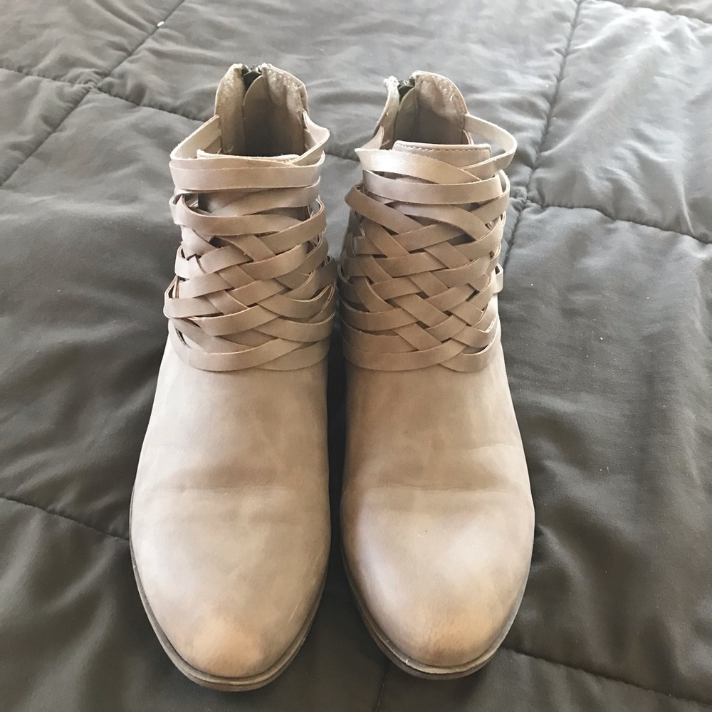 Cross detailed bootie